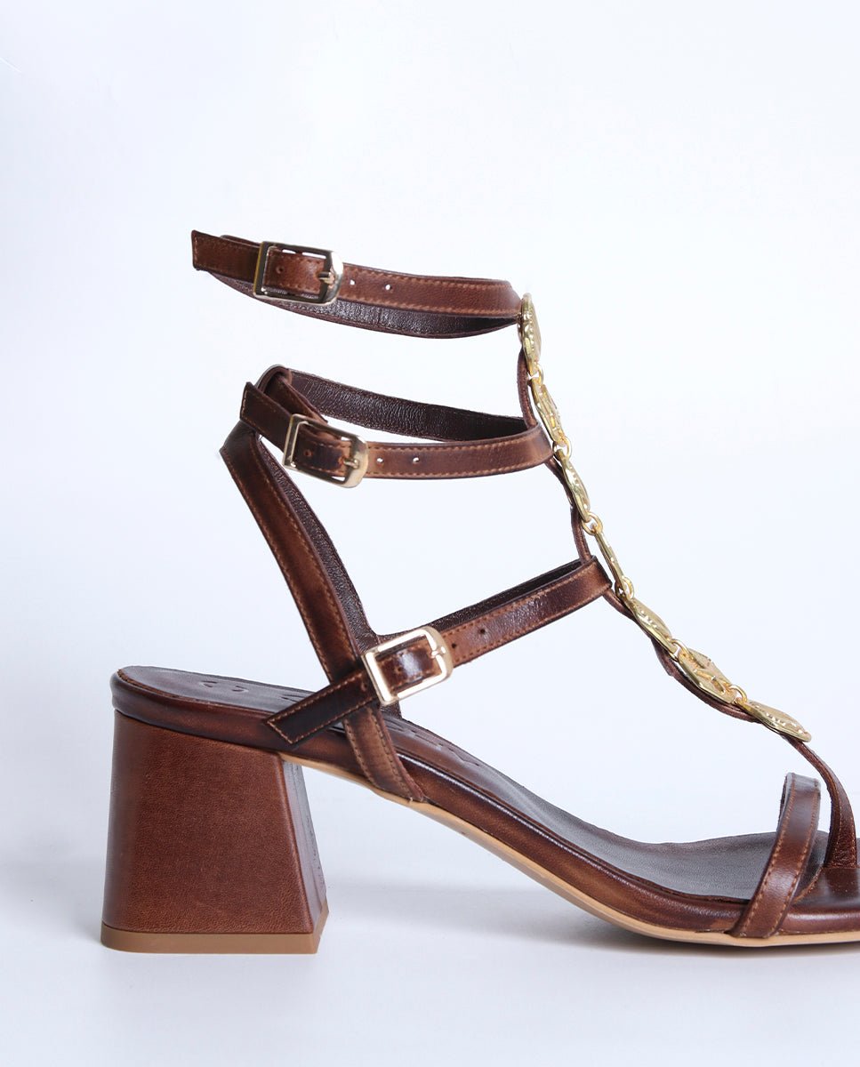 Sandalia de tacón Vesta Choco - cuchy.es