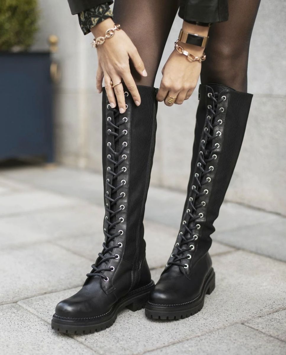 Botas fashion altas con cordones y tacon