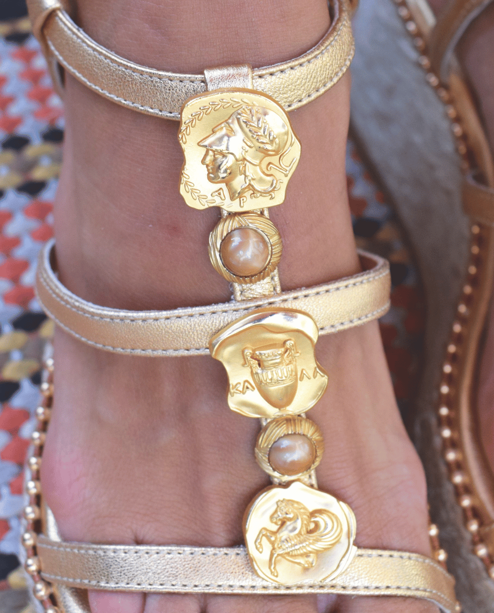 Calíope Wedge 7 Gold Sandals