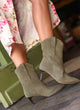 Suede heeled western ankle boots | Gabi Kaki