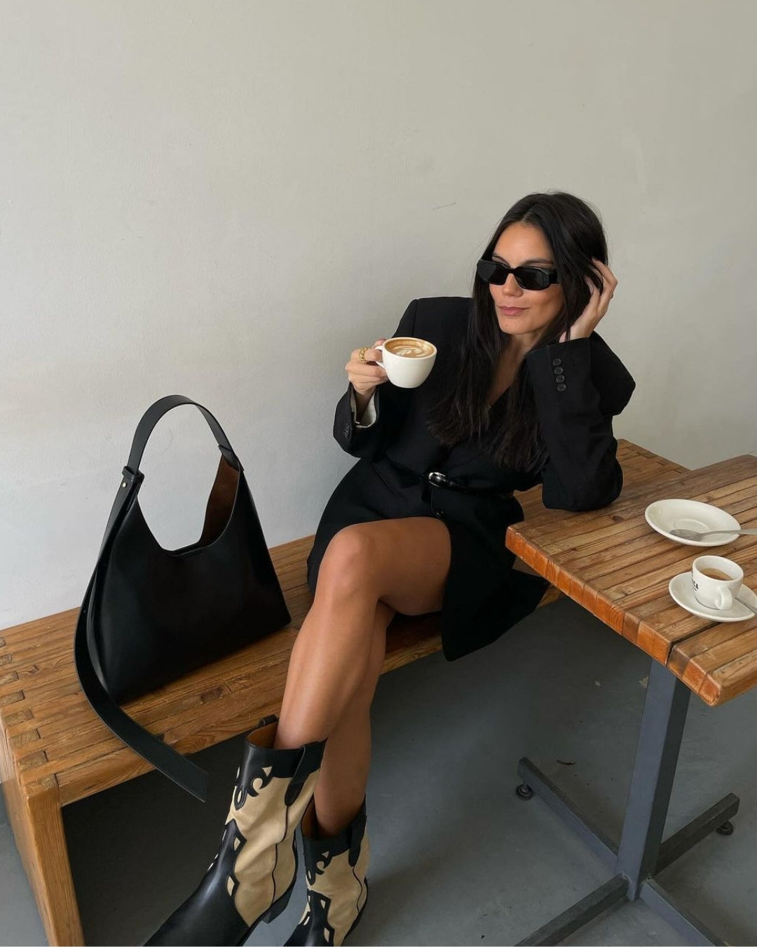Filipa A. Carvalho con Botas Molly Black y Beige de Cuchy
