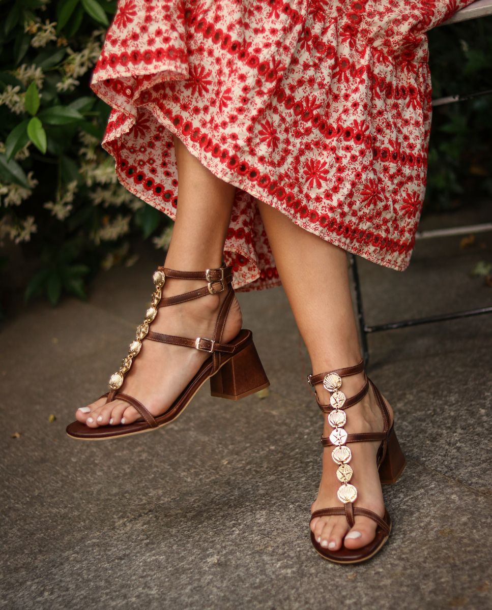 Sandalia de tacón Vesta Choco - cuchy.es